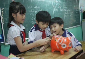 Nuôi heo đất vì các bạn ở Trường Sa ảnh 1