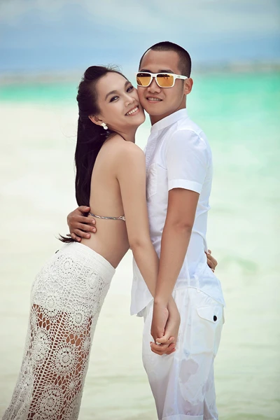 Ngọc Thạch mặc bikini chụp ảnh cưới ảnh 1