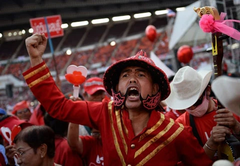 Một người bị bắn chết trong biểu tình ở Thái Lan ảnh 1