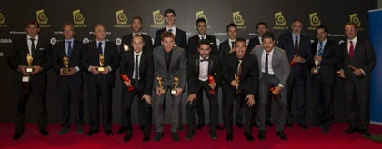 Ẵm 2 danh hiệu cá nhân La Liga, Messi bị phản đối ảnh 2