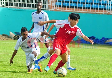 Bán kết giải U-19 ĐN Á, U-19 VN - U-19 Lào (1-0): Nghẹt thở! ảnh 1