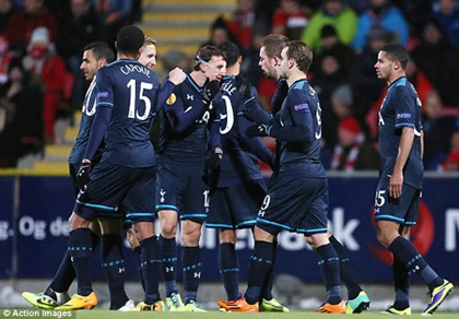 Vòng bảng Europa League: Thêm 10 cái tên có vé đi tiếp ảnh 1