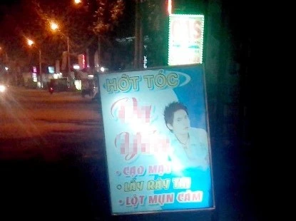 Ai vào tiệm hớt tóc 'không kéo' ảnh 1