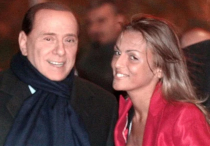 Hôn thê 28 tuổi mong mỏi được cưới ông Berlusconi ảnh 1 Hôn thê 28 tuổi mong mỏi được cưới ông Berlusconi ảnh 1