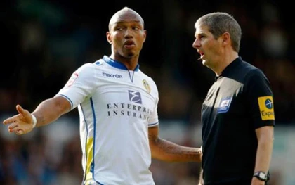 Top 10 cầu thủ đáng ghét nhất thế giới: Suarez, Ibra, Emre, Terry... ảnh 4