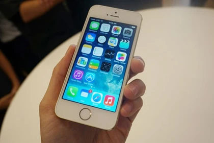 Cộng đồng mạng chê iPhone 5C giá "chát", 5S màn hình nhỏ ảnh 1 Cộng đồng mạng chê iPhone 5C giá "chát", 5S màn hình nhỏ ảnh 1