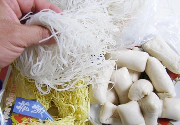 Mì căn, hủ tiếu khô… có chất gây sỏi thận ảnh 1