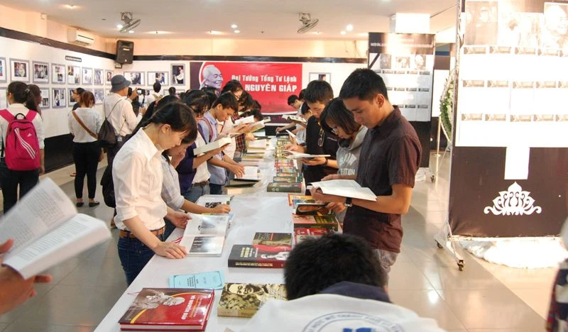 Nước mắt bạn trẻ đã rơi ở Hội trường Thống nhất ảnh 5