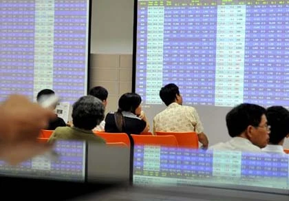 Cổ phiếu bất động sản tiềm ẩn nhiều rủi ro ảnh 1