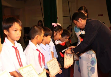 10 năm đồng hành cùng trẻ nghèo, hiếu học Đồng Nai ảnh 1