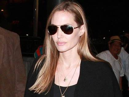 Angelina Jolie nhận tượng vàng Oscar danh dự ảnh 4