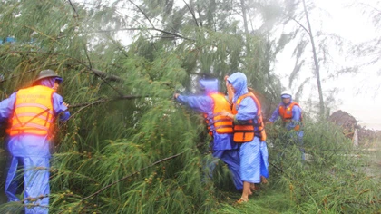 Những hình ảnh đầu tiên của cơn bão số 10 ảnh 20