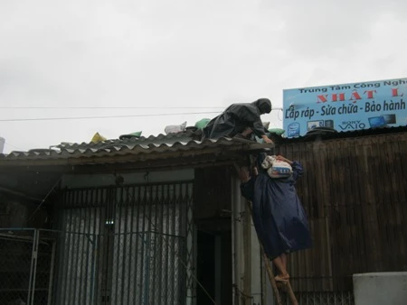 Những hình ảnh đầu tiên của cơn bão số 10 ảnh 10