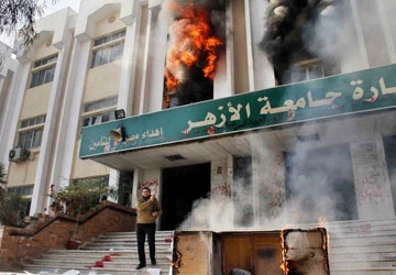 Sinh viên nổi loạn ở Ai Cập ảnh 1 Sinh viên nổi loạn ở Ai Cập ảnh 1