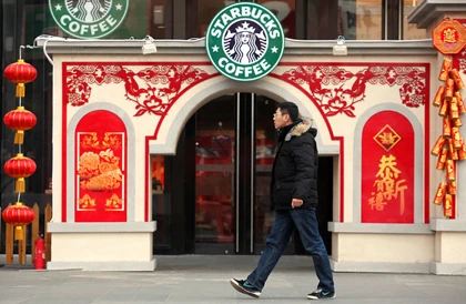 Vì giá đắt, dân Trung Quốc ra nước ngoài mua sắm ảnh 1