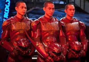 Sao 'Pacific Rim' đến VN gặp 'trai đẹp bị trục xuất' ảnh 1