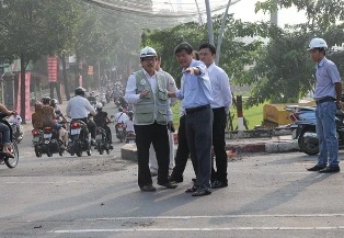 Phó bí thư Thành ủy ra tận cầu Bông kiểm tra phân luồng ảnh 1