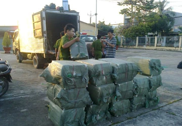 Buôn lậu thuốc lá rộn ràng như đi chợ ảnh 3