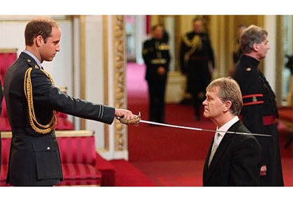Hoàng tử William lần đầu phong tước hiệp sĩ ảnh 1