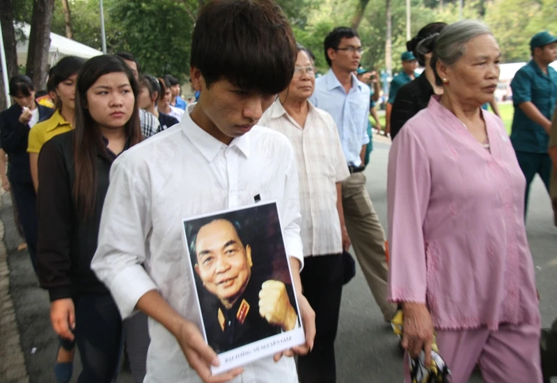 Nước mắt bạn trẻ đã rơi ở Hội trường Thống nhất ảnh 11