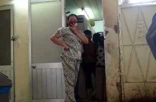 Không dám vào nhà vệ sinh bệnh viện ảnh 1