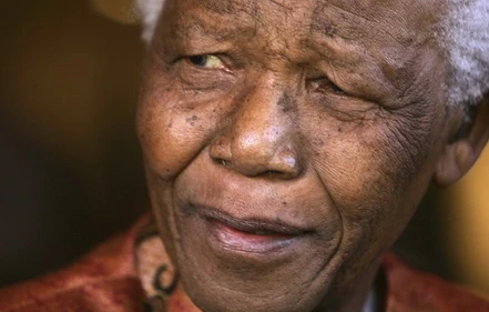 Cựu tổng thống Nam Phi Nelson Mandela qua đời ảnh 1