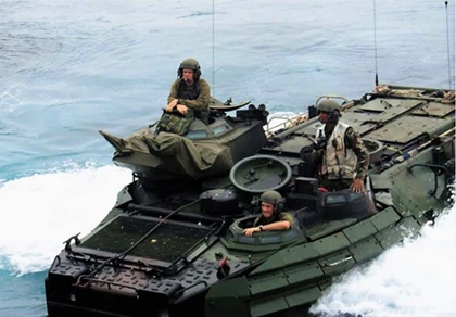 Xe quân sự bốc cháy, lính Mỹ tử nạn ảnh 1 Xe quân sự bốc cháy, lính Mỹ tử nạn ảnh 1