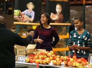 Tổng thống Barack Obama dạy con gái cách chọn người yêu ảnh 1