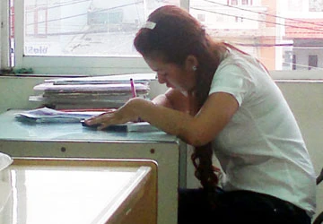 Sập bẫy tìm việc ở sân bay ảnh 2 Sập bẫy tìm việc ở sân bay ảnh 2