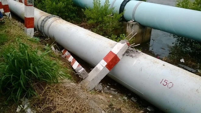 Xe tải đông lạnh "bay" xuống biển Vũng Tàu ảnh 5