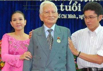 Vĩnh biệt thầy Hoàng Như Mai ảnh 1