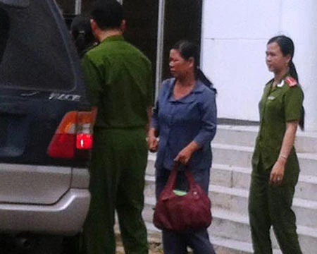 Bà trưởng phòng tham ô tiền tỷ ảnh 1