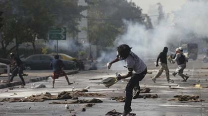 Thái Lan: Tay súng khai hỏa vào đám đông biểu tình, 1 người chết ảnh 1