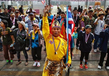 37 lãnh đạo biểu tình ở Thái Lan bị triệu tập ảnh 1 37 lãnh đạo biểu tình ở Thái Lan bị triệu tập ảnh 1