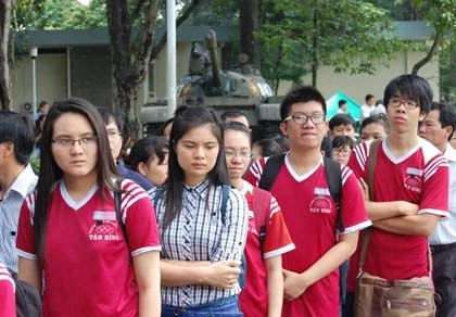 Dòng người đổ về Dinh Độc Lập tiễn đưa Đại tướng ảnh 9