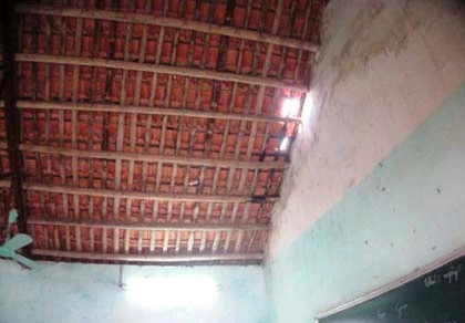 Trường xuống cấp, gần 800 học sinh nơm nớp lo sợ ảnh 1