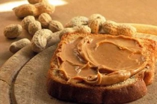 Phụ nữ mang thai không cần phải kiêng ăn đậu phộng ảnh 1