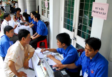 Cán bộ phải gương mẫu chấp hành luật ảnh 1