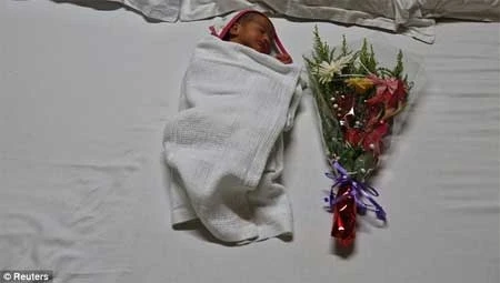 Bên trong "nhà máy sản xuất trẻ em" ở Ấn Độ ảnh 2