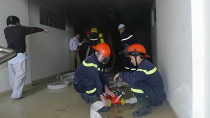 Cháy căn hộ, chủ nhà ngất xỉu vì ngạt khói ảnh 5