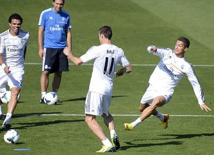 Cristiano Ronaldo suýt khiến Gareth Bale dính chấn thương ảnh 4