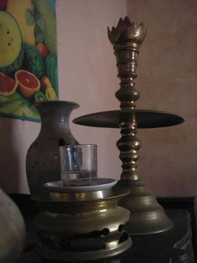 Bất an vì phát hiện trong nhà có bộ lư cổ giá 300 tỷ ảnh 1