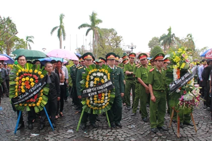 Lễ viếng đại tướng Võ Nguyên Giáp trên cả nước ảnh 10 Lễ viếng đại tướng Võ Nguyên Giáp trên cả nước ảnh 10
