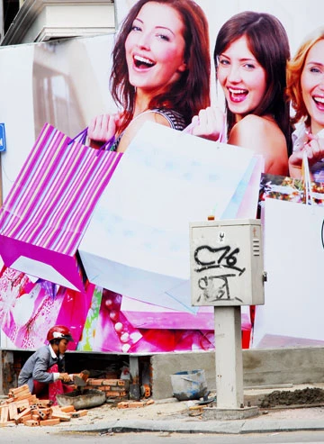 “Đèn Sài Gòn ngọn xanh ngọn đỏ…” ảnh 1