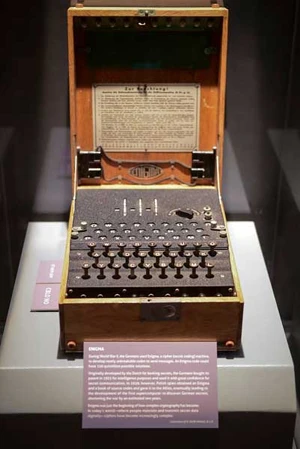 Hé lộ thế giới bí mật của các điệp viên ảnh 2