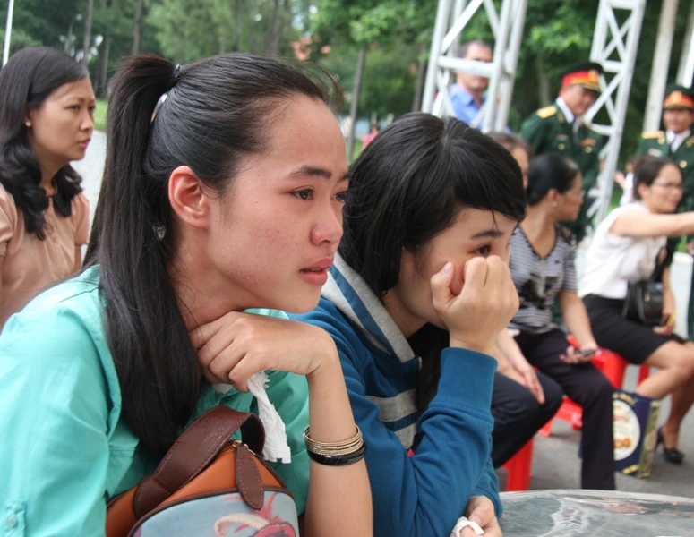 Nước mắt bạn trẻ đã rơi ở Hội trường Thống nhất ảnh 9