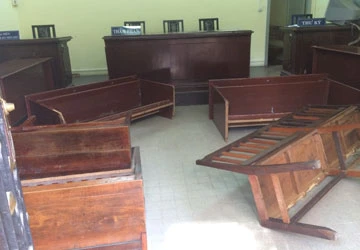 Náo loạn công đường vì... không được ly hôn ảnh 1