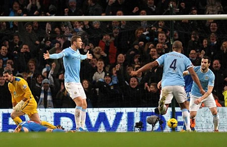 Hạ Crystal Palace, Man City vươn lên ngôi đầu bảng ảnh 2