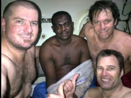 Sống sót sau 3 ngày kẹt dưới đáy biển ảnh 3