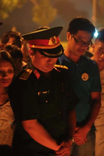 Đêm trắng trước nhà Đại tướng ảnh 2